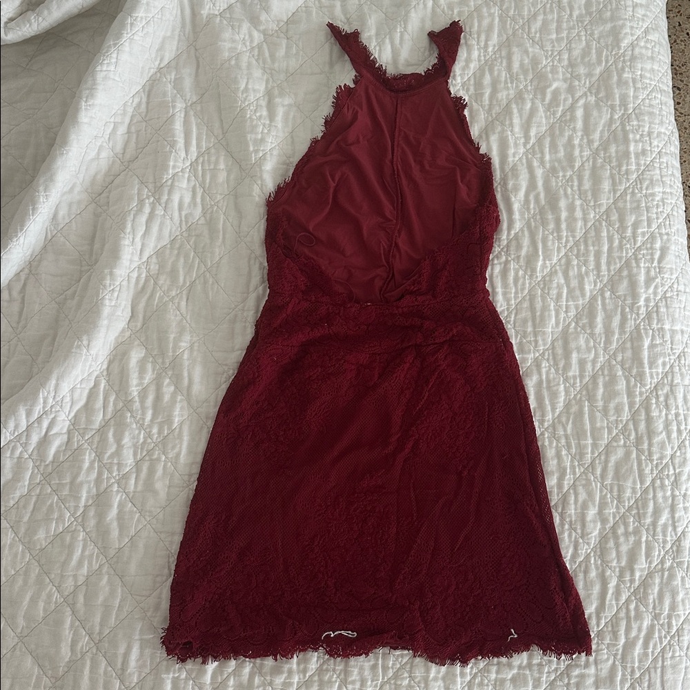 Red Lace Mini - Picture 2 of 9